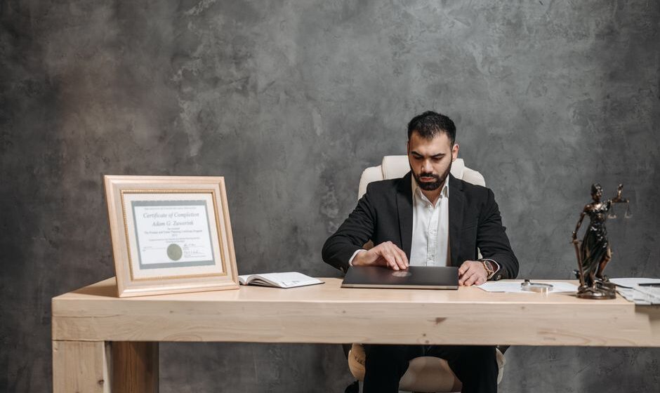 immigration lawyer