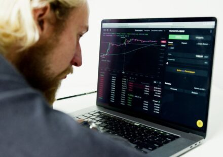 online stock broker