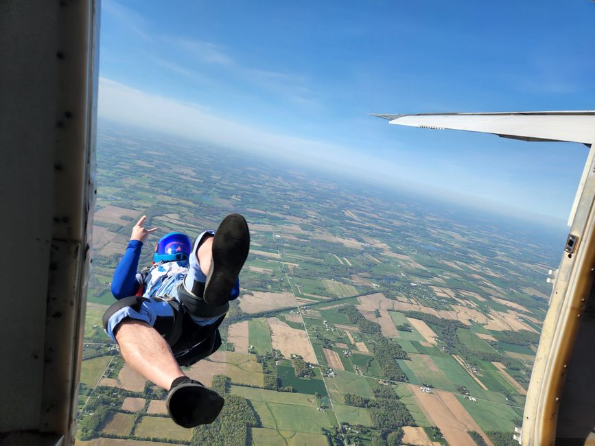 skydiving school